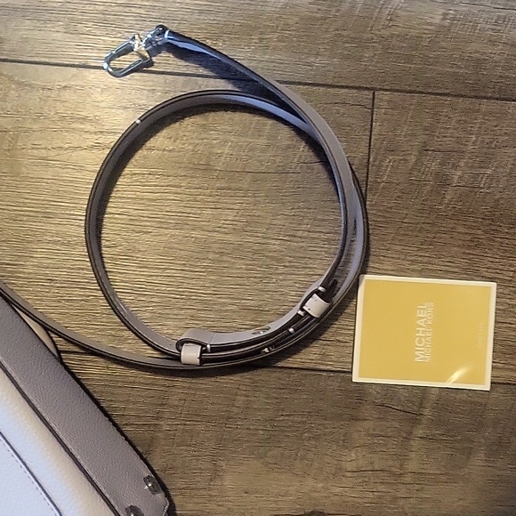 MK CARINE satchel - Picture 8 of 8